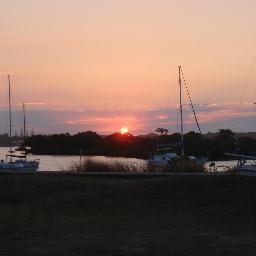 bedifferent101's profile picture. 