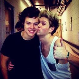 DO NOT FOLLOW THIS ACCOUNT ♥ you got free follow because u cool ♥ FREE FOLLOW FROM @narryisoxygen RETURN THE FAVOUR THERE BBY ♥