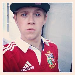 follow @effingniam for 50 free follows x