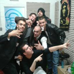 JCobainMarxista's profile picture. Instrúyanse, porque necesitaremos toda nuestra inteligencia. 
Conmuévanse, porque necesitaremos todo nuestro entusiasmo. 
Organícense,con toda nuestra fuerza