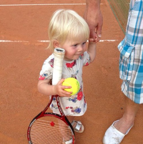 Crazy on sports and playing balls (racketlon fan) plus boarding (snow water or whatever) - one life no fear :-)