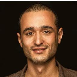 ناشط سياسي وكاتب صحفى وبحب بلدى جدا ... و هذا هو حسابى الوحيد عبر تويتر