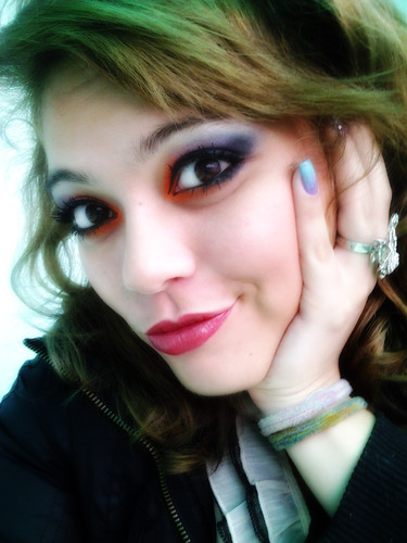 Não preciso me drogar para ser um gênio... Não preciso ser um gênio para ser humano... Mas preciso do seu sorriso para ser feliz. - Charles Chaplin