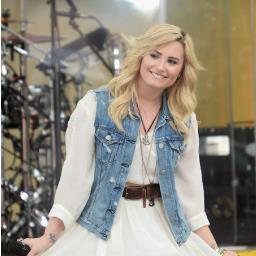 DEMI LOVATO is my idol. i love her so much because she is so and beautiful and she believes in herself and she accept everyone for how thy are.