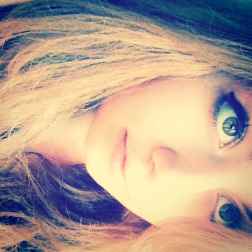 Lau|Russian|Metalcore|VampiresEverywhere!| oh, go follow my friend @SimoneVarenna ! :D