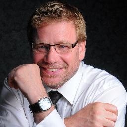 Conseiller municipal Ville de Rimouski,ex député du Bloc, militant souverainiste.