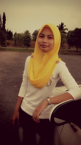 my name is mimiey ,, follow me follow u back :D ..