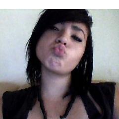 Tenho 15 anos/ Regueira / Amo malhar/ Solteira/ Segue ai vai vai ♥