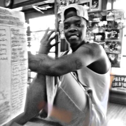 im just a young dude thats tryn to have tha betta thangs in life so my boyz can have wateva they want...