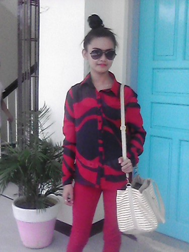 Weird. Crazy. Boyish. Pride holder. Swagger. Soon to be Teacher.