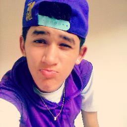Siim sou eu msm aii na fotinha do lado  *--*