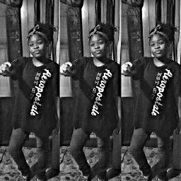 Got My Bitchh Shootin At Yu While I Reloadd
 →→→ @BIG_moneyyyyyyy