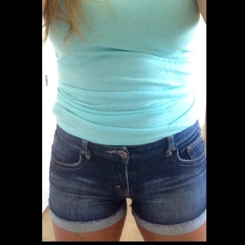being healthy isn't a trend. its a lifestyle. SW:165 CW: 147 GW: 135 5'8 AVI IS ME :) CHICAGO #fitfam