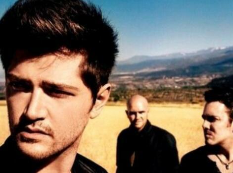 i kind of love the script and one direction are cool        :-))))
