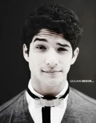 i love justin bieber austin mahone and ariana and 1d. my fav show is teen wolf