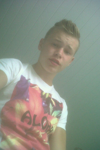 VincentAtres_'s profile picture. Like to do crazy things.