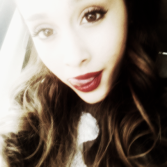 △ Ariana Grande opposite is Anaira Ednarg, which means perfection in a language I just made up. △