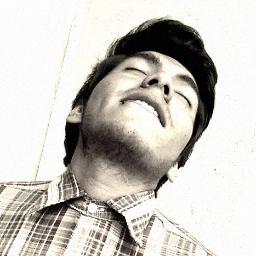 De personalidad impulsiva, egocéntrica y obstinada, de naturaleza afectuosa y amable, sin duda un pokéfilico experto