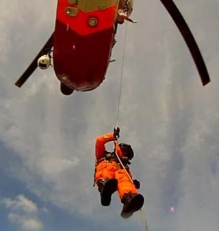 TdeJ's profile picture. 44 jaar, getrouwd en we hebben twee heerlijke dochters. Gepassioneerd Search and Rescue Winchman Paramedic in de VK. Tweets op eigen titel.