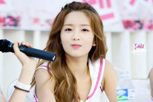 cute yoon bomi imnida