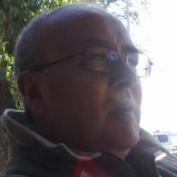 Un literato que al principio del camino de la vida se perdió en la selva obscura del mundo empresario y la tecnología y ya no supo regresar.