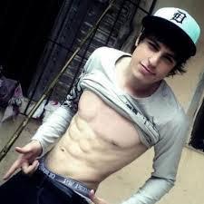 Soy ,no tomo,no fumo,soy fiel y amo ami novia 3 xD :'p