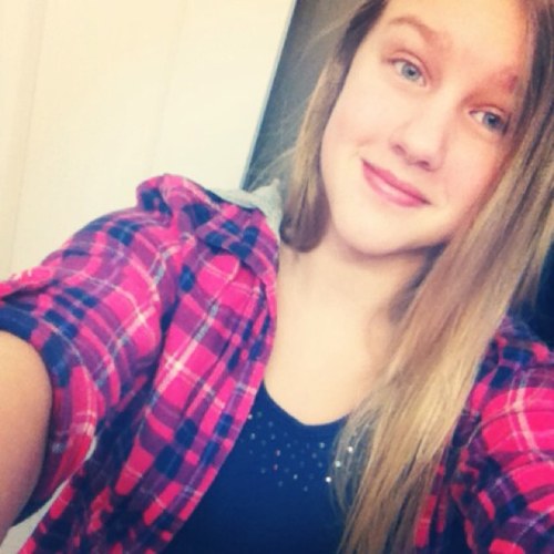Hi!!! Im Kiralyn!!! Follow me please!!!