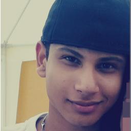 Não que a vida seja assim tão boa, más um sorriso ajuda a melhorar.
@_qbabs aqui por motivos de: te amo viniçus, tiau