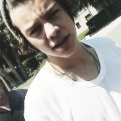 ‘‘Rlx e goza,pq a pica do harry é grossa“