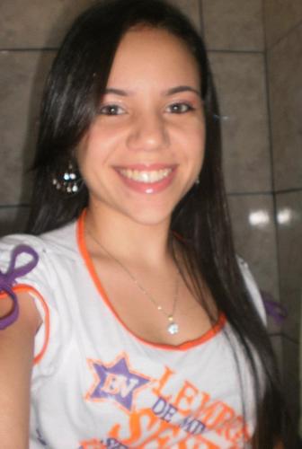 Casada, mãe de uma linda princesa chamada Ana Beatriz e muito feliz por sinal !
