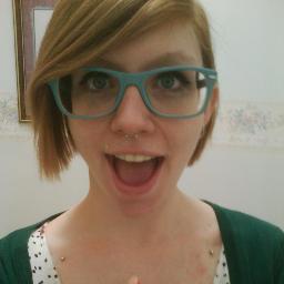 __vicTORIa_w's profile picture. wife. mom. happy.