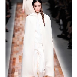 EVEHAUTE's profile picture. Luxury Online Fashion Boutique