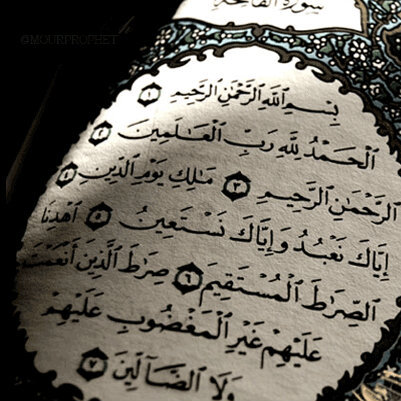 هذا الحساب بإذن الله سيكون شفيع لها ولي يوم القيامة , متيقنة حين لأيمكن للقلوب أن تجتمع يكون الحب حينها مجرد دعاء ♥