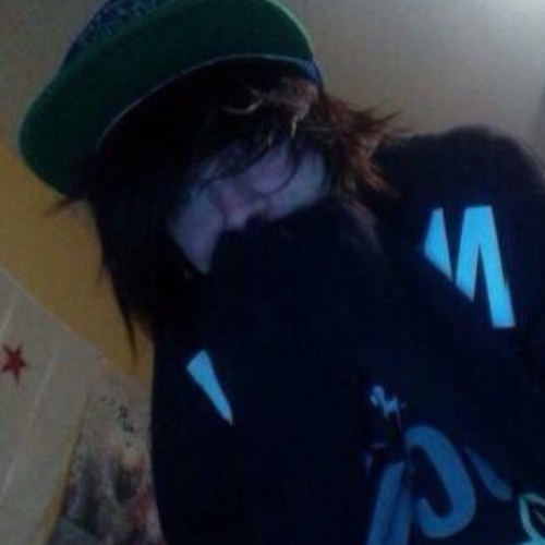 ι'м ∂єχтєя вιт¢нєѕ. Single. Bisexual ;} I'm a gummy bear cx