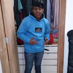Sou Romantico ...... E eu me amo hahahaha