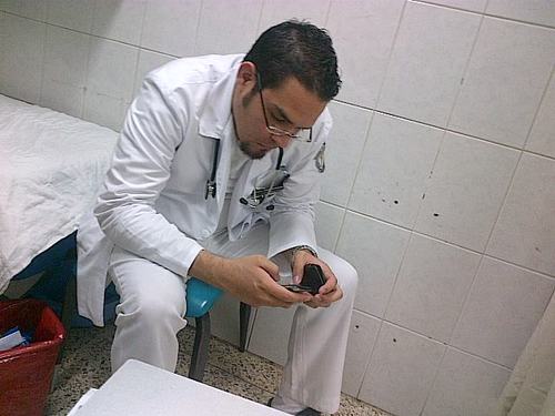 Comence a ser medico, cuando me di cuenta que el titulo se obtiene, cuando se ayuda a las demas personas!!
Hijo del Rey de reyes y Señor de señores!!
Josue 1:9