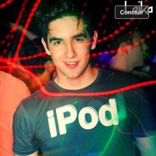 Ator, modelo, DJ, rico, famoso, bonito e mentiroso.