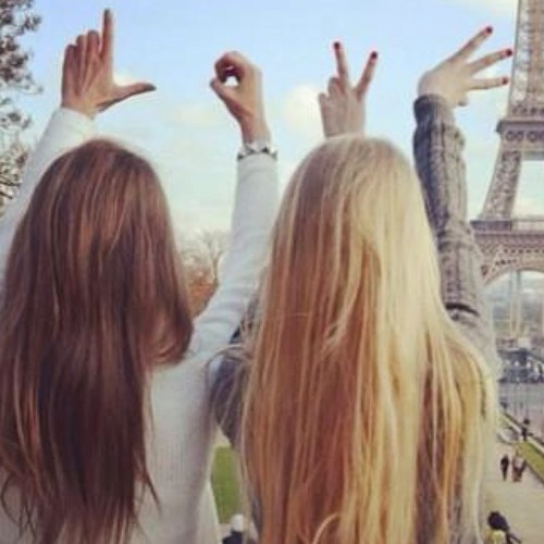 Two lovely ladies, one blonde, one brunette, one account! Follow for some awesome Godly tweets!