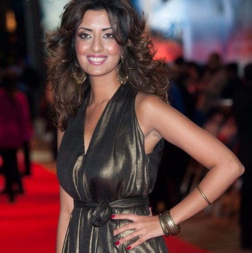 Official Twitter fan page dedicated to the Beautiful presenter at BBC Asian Network Noreen Khan.. Noreen Followed 22/03/2013 :-) Instagram: TeamNoreenKhan
