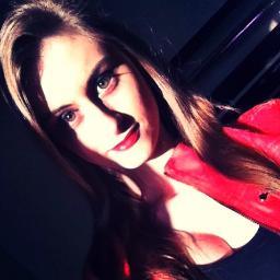 Modelo Fotográfica • Ídolo @luansantana Dona do: @DitadosVerso • Skype: ingridmayer3 • Pergunta? http://t.co/tfou2I5Qig