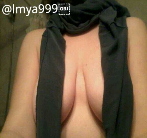 ‏‏‏‏‏‏‏‏‏‏لمياء من الرياض في العقد الثاني أم لثلاثة اطفال لاتسلئني لماذا دخلت تويتر وعالم الانحراف