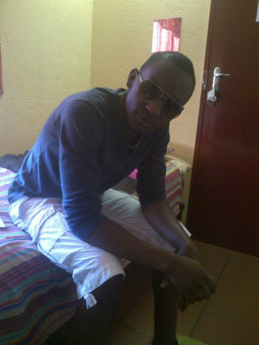Funny,sexy,bookworm,smart,addictive,great cook,outgoing,love sneakers and music
