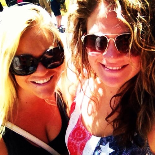 DeedeeVitale's profile picture. I have my own fax machine.