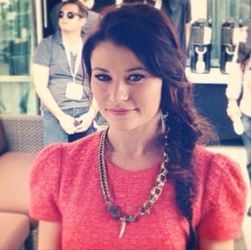 Aussie fan based page for the beautiful and extremely talented @emiliederavin ❤ All fans welcome :) we follow back... Just ask :)