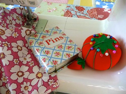 home_threads's profile picture. We run sewing workshops, teaching and supporting the making of clothes, accessories and home furnishings.  We also sell fine fabrics, patterns and haberdashery.