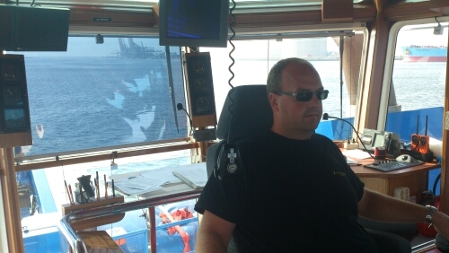 Tugboat captain @ Port of Rotterdam & Port of Antwerp #fairplaytowagegroup