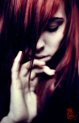 Searching happines. Solo busco poder sonreir cuando me miro al espejo y no llorar... Self Injury.