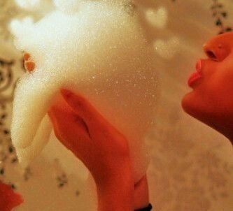 أمتلك قلباً لا ينكر من كان به يوماً