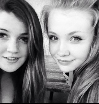 Ellabolziee's profile picture. 