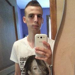 Yoann , 25 ans ///// Supporter  de @OL et du @realmadrid #TeamBenzema #TeamRihanna
